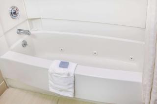 Hawthorn Extended Stay by Wyndham Bloomington - Bloomington - 7