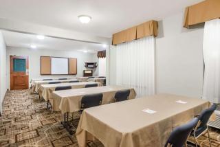Hawthorn Extended Stay by Wyndham Seville - 8