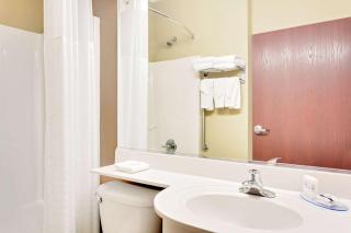 Microtel by Wyndham Perry National Fairground Area I-75 - 4