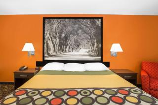Super 8 by Wyndham Clive IA - Clive - 3