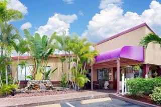 Knights Inn Port Charlotte - 1