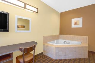 Microtel Inn & Suites by Wyndham Harrisonburg - Harrisonburg - 3
