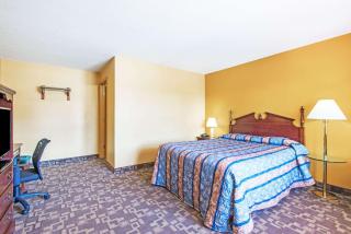 Knights Inn Hadley - 2