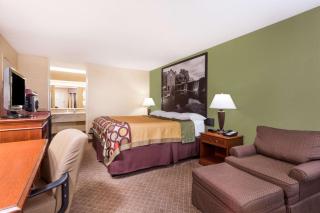 Super 8 by Wyndham Macon West - Macon - 3
