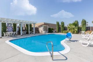 Super 8 by Wyndham Corning - Corning - 8
