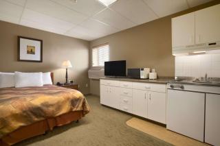 Central Suite Hotel - Lloydminster - 8