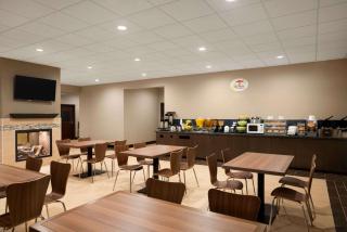 Super 8 by Wyndham Hershey Chocolate Avenue - 1