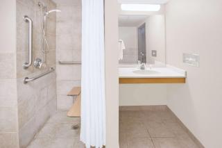 Super 8 by Wyndham Davenport - Davenport - 7