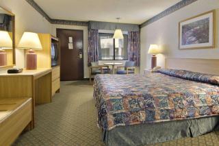 Travelodge by Wyndham Commerce Los Angeles Area - Commerce - 2