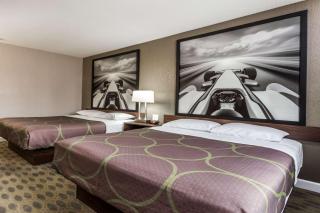 Super 8 by Wyndham Willows - Willows - 3