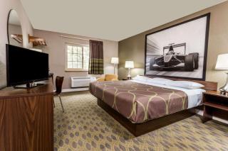 Super 8 by Wyndham Willows - Willows - 1
