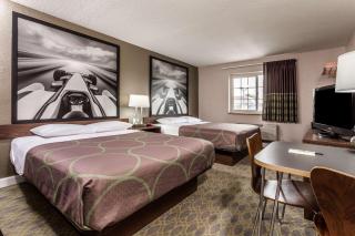 Super 8 by Wyndham Willows - Willows - 4