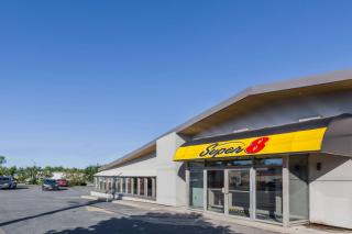 Super 8 by Wyndham Kirkland Lake - Kirkland Lake - 0