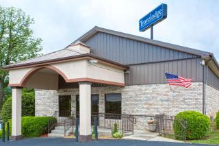 Travelodge by Wyndham Wytheville - Wytheville - 1