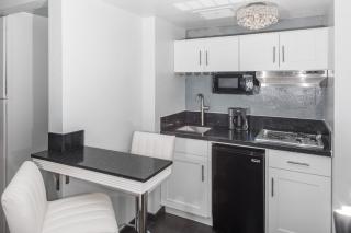 Lions Gate Hotel - Sacramento - 4