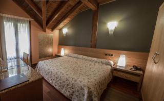 Adeko Hotel - Barakaldo - 9