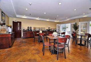 Best Western Plus Waynesboro - Waynesboro - 2