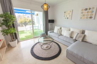 VACATION MARBELLA I Central Puerto Banus Apt, 24-7 Security, a minute from the Marina, The Sea and Luxury Shopping - Marbella - 9