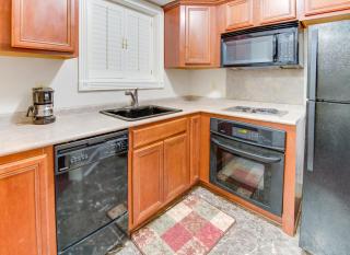 LA Plaza Apartments - Metairie - 7