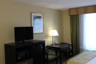 Baymont by Wyndham Fort Myers Airport - Fort Myers - 7