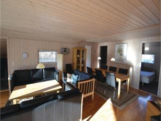 Four-Bedroom Holiday Home In Glesborg - Glesborg - 4