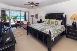 Beachfront Condo with jacuzzi, 3 BR & Pool - At Mareazul Condo Corazon - Playa del Carmen - 9