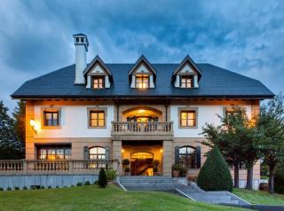 Family Home in Oiartzun with Mountain View - 0