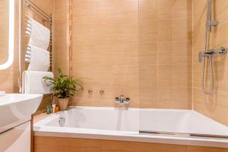 Beautiful Holyrood Park Apartment - Edinburgh - 2