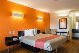 Motel 6-Savannah, GA - Midtown - 2