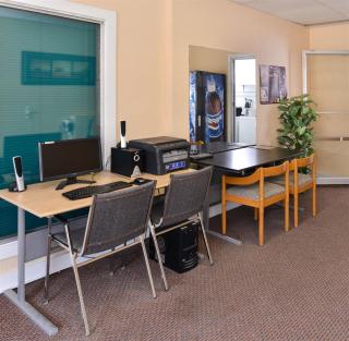 Canadas Best Value Inn Whitecourt - Whitecourt - 6
