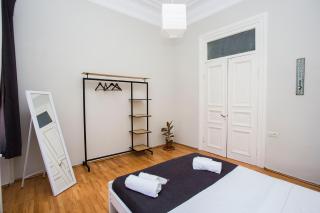 Charming 2BR Apartment In Old Tbilisi - By Wehost - Tbilisi - 7