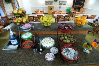 Best Western Plus Osoyoos Hotel & Suites - Osoyoos - 1