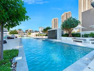 Number 1 H Residences - WiFi, Parking & More by Gold Coast Holidays - Gold Coast - 9