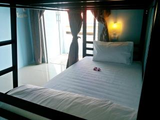 One One Hostel Patong - Patong - 4