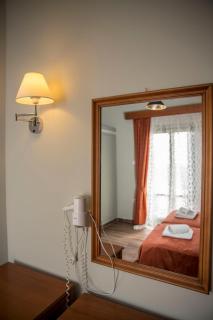 Togias Hotel - Città di Egina - 7