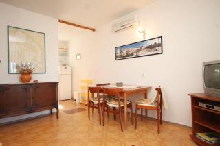 Apartments by the sea Cres - 7806 - 8