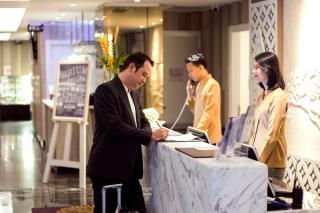 Platinum Adisucipto Hotel & Conference Center - Yogyakarta - 3