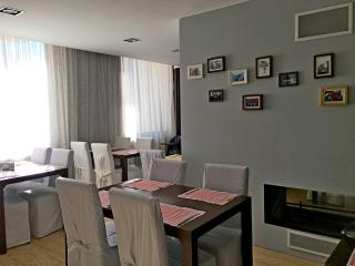 GT Aspen House Apartments - 4