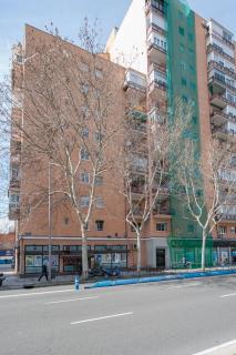 Apartamento Plaza de Castilla II - Urbano con Estilo y Funcional - 5