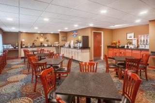 Baymont by Wyndham South Haven - South Haven - 1