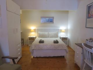 Dempsey's Self-Catering Guest House - Port Elizabeth - 8