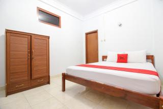 RedDoorz Plus near Alun Alun Selatan - Yogyakarta - 2