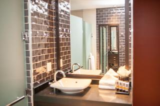 Ravel Hotel Trademark Collection by Wyndham - Queens - 6