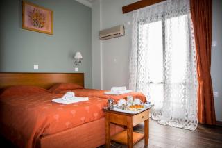 Togias Hotel - Città di Egina - 4