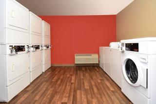 LoneStar Suites - Webster - 3