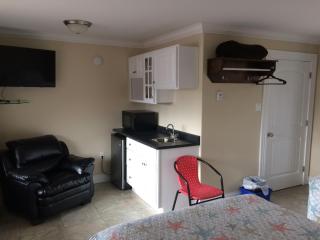 Dolan's Motel - 2