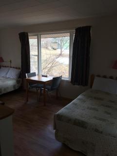 Dolan's Motel - 8