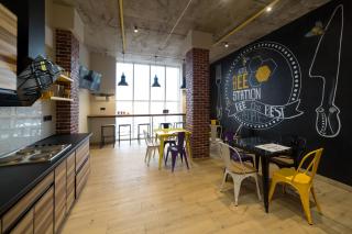 HOTEL Bee Station - Kiev - 1
