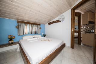 Haus Niko Apartments and Suites - Nea Potidaea - 6
