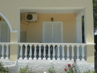 Rallou Rooms & Apartments - Gaïtánion - 8